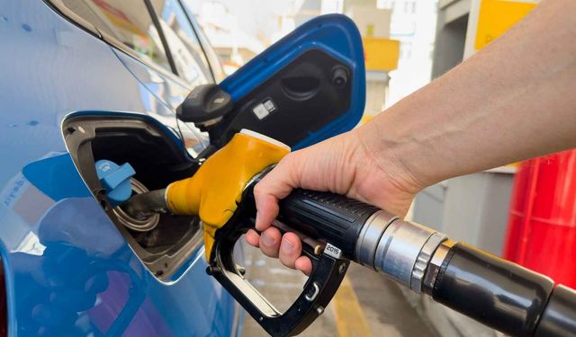 Motorine 4,10 lira indirim pompa fiyatlarına yansıdı