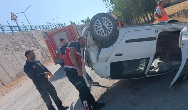 Van'da otomobil duvardan düştü, sürücü hastaneye kaldırıldı