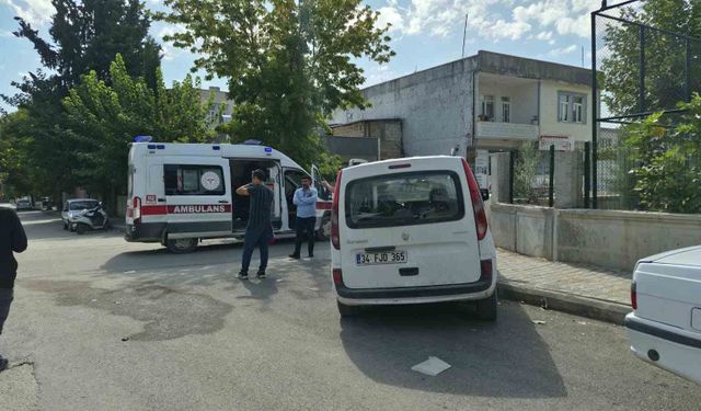 Adıyaman'da kamyonet ile motosiklet çarpıştı: 2 yaralı
