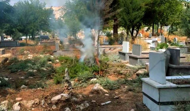 Belediyenin yapmadığını mahalle sakinleri yapıyor