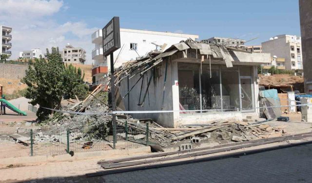 Cizre'de inşaatta göçük: Beton yığınlarının altından 5 işçi sağ çıkarıldı
