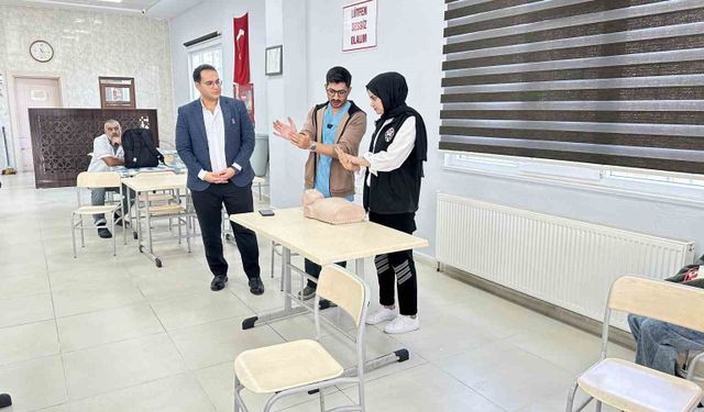 Mardin'de hayat kurtaran 'Heimlich' manevrası anlatıldı