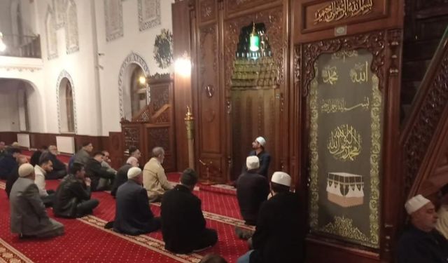 Sabah namazı buluşmaları: Namaz ve iman üzerine sohbet