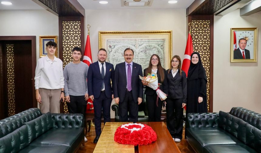 Siirt Valisi Kızılkaya, 20 Kasım Dünya Çocuk Hakları Günü'nde çocukları ağırladı