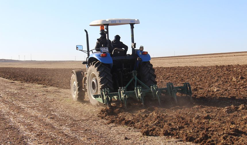 Diyarbakırlı çiftçilerin ekim çalışmaları devam ediyor