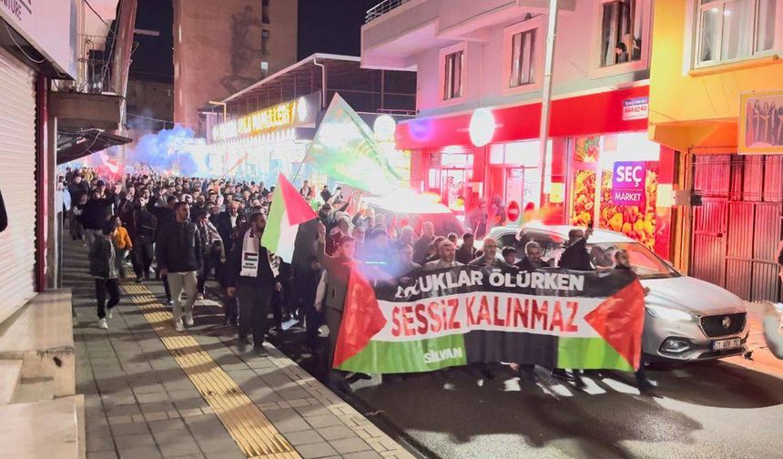 Silvan'da "Çocuklar Ölürken Sessiz Kalma" yürüyüşü düzenlendi