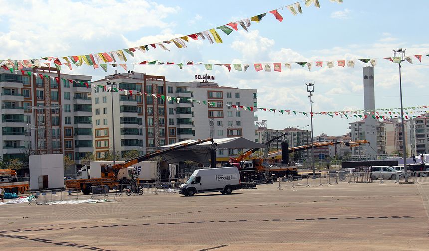 Nevruz Park Miting alanı tarihi etkinlik için hazırlanıyor!
