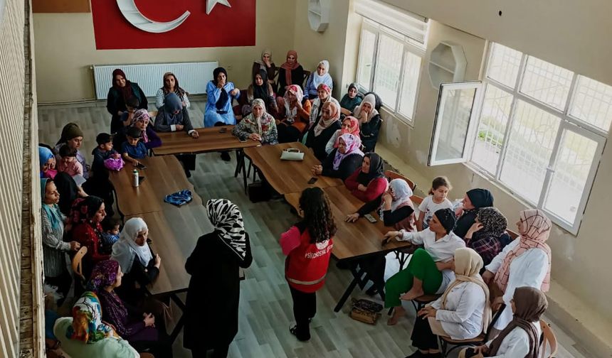 Diyarbakır'da kurs öğrencilerine farkındalık eğitimi verildi