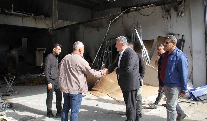 Yangında zarar gören esnafa HÜDA PAR İl Başkanı’ndan ziyaret