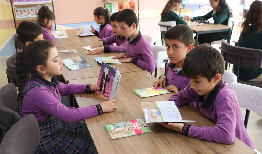 Siirt'te hayırseverlerin desteğiyle yaptırılan kütüphane ve zeka oyunları sınıfı açıldı