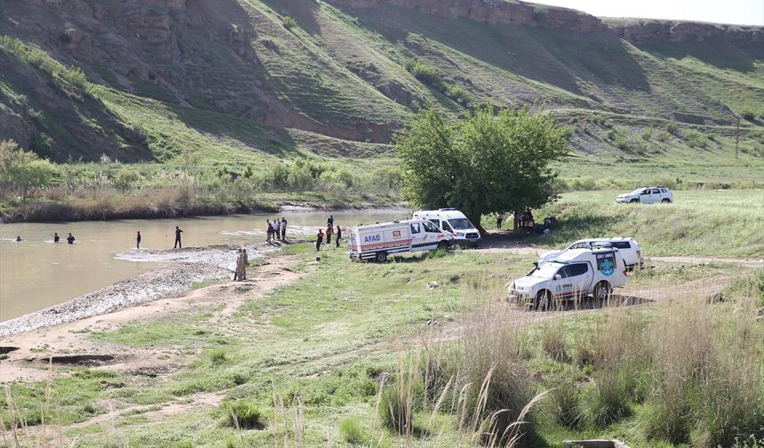 Siirt'te Kezer Çayı'na giren 14 yaşındaki çocuk ölü bulundu