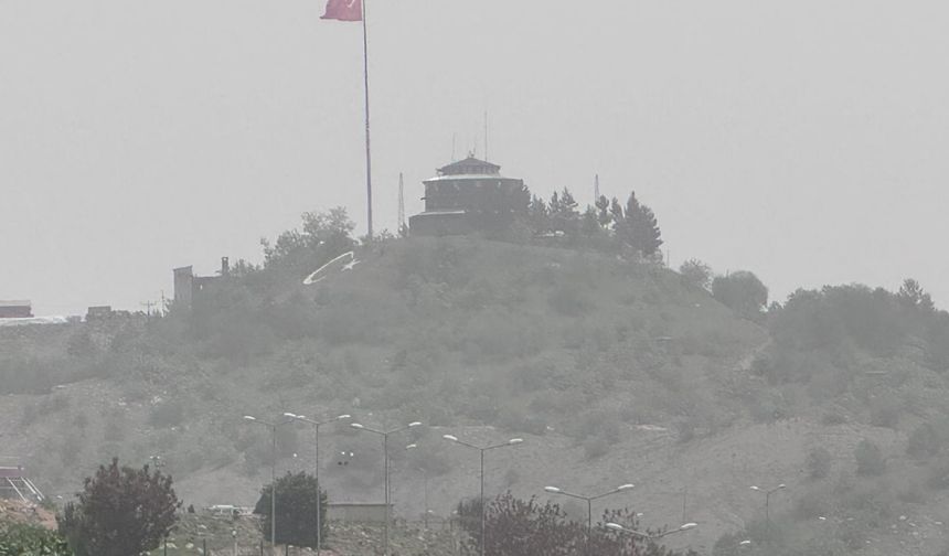 Şırnak'ta toz taşınımı etkili oldu