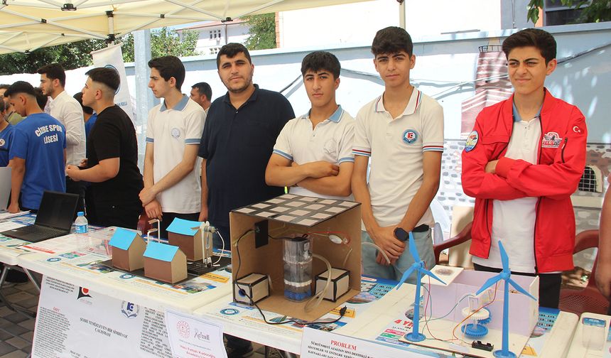 Öğrenciler “Geleceğin Dâhileri Bilim Projesi”nde yarıştı