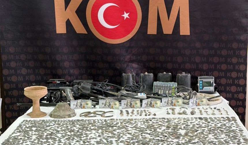 Gaziantep'te binlerce sikke ve tarihi eser objeler ele geçirildi
