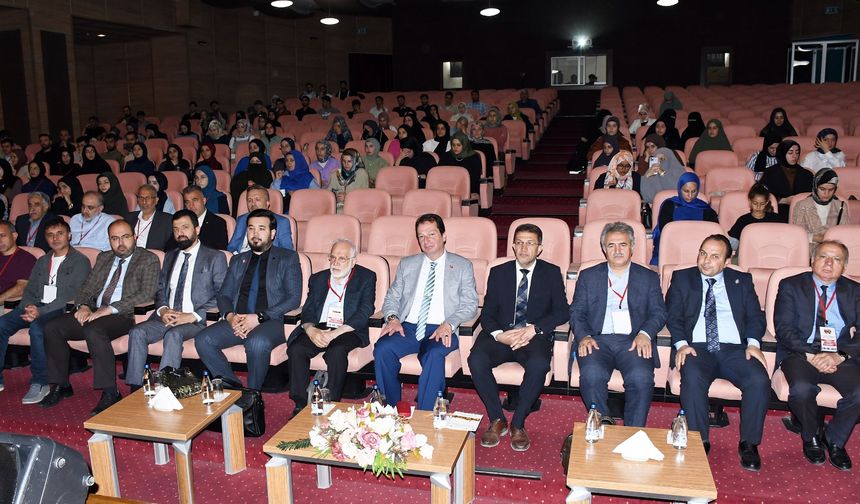 “Din, Kültür, Medeniyet” temalı sempozyum başladı