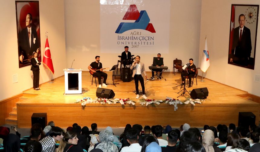 AİÇÜ’de kapsamında Öğrenciler Arası Ses Yarışması düzenlendi