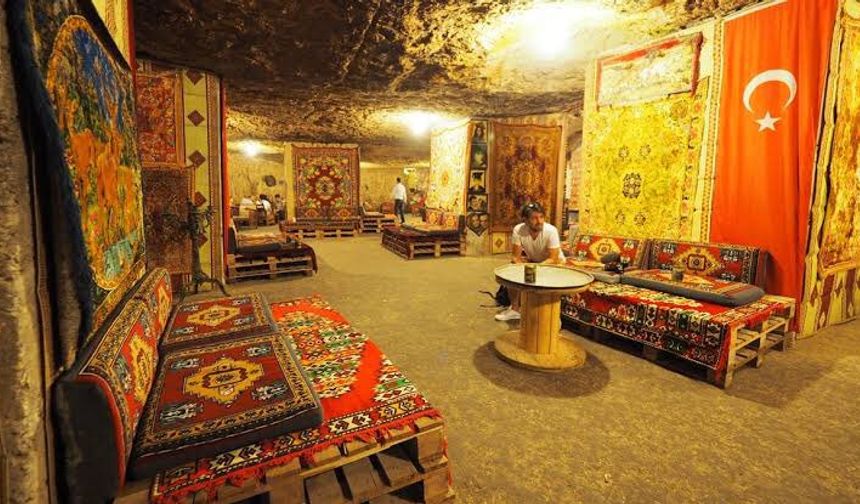 Gaziantep'te 500 yıllık mağara kafede ziyaretçi yoğunluğu yaşanıyor