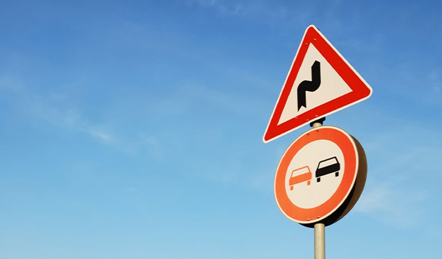 Trafikte yeni dönem başlıyor! Hız tabelaları sil baştan değişiyor