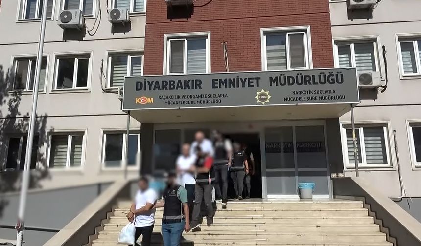 Diyarbakır merkezli lüks araç operasyonu: 31 gözaltı