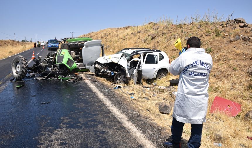 Otomobille traktörün çarpıştığı kazada 1 kişi öldü, 2 kişi yaralandı