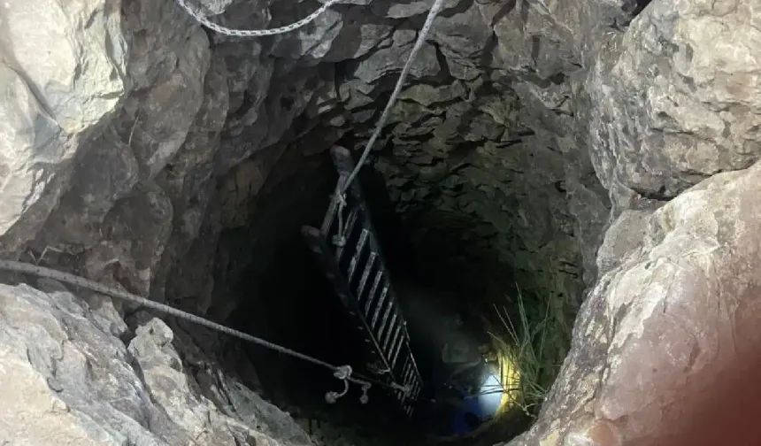 Batman'da 20 metrelik kuyuya düşen horoz itfaiye ekiplerince kurtarıldı