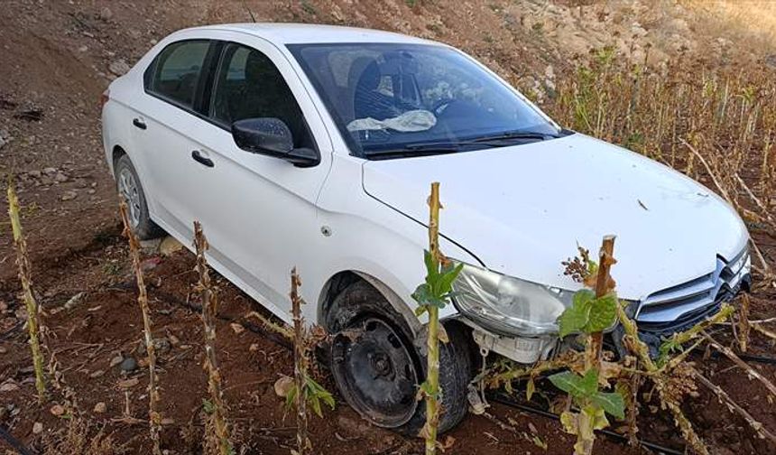Adıyaman’da otomobil şarampole devrildi: 1 yaralı