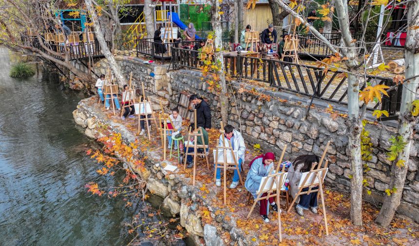 Diyarbakır'da öğrenciler tarihi mekanları ve doğal güzellikleri yerinde resmediyor