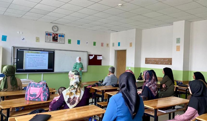 "Aile Okulu" kurslarından 150 bini aşkın veli yararlandı