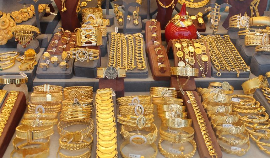 Altın fiyatları rekora yakın seyrediyor