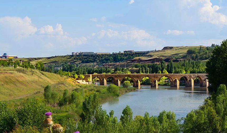Diyarbakır'da parçalı bulutlu ve sağanak yağış bekleniyor