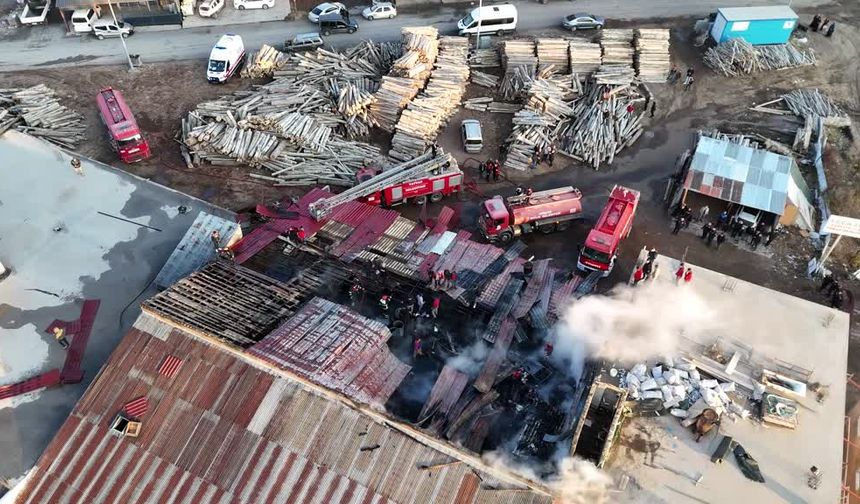 Bitlis'te kereste işletmesinde yangın