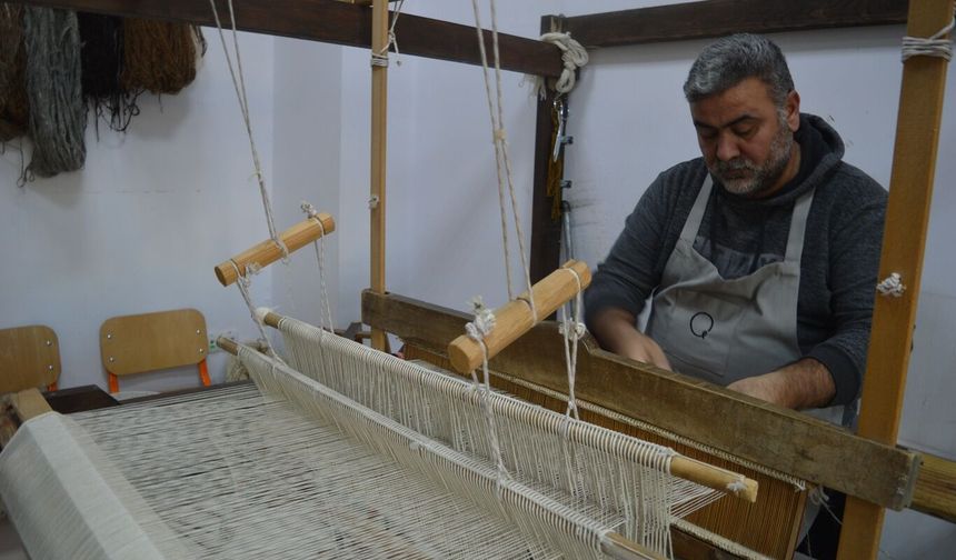 Coğrafi işaretli tiftiği ilmek ilmek dokuyarak sanata dönüştürüyorlar