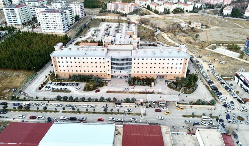 Ergani Devlet Hastanesi'nde göz anjiyo cihazı hizmete girdi