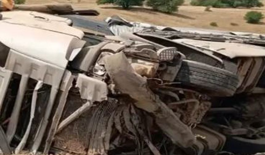 Mardin’de fuel-oil yüklü tanker devrildi