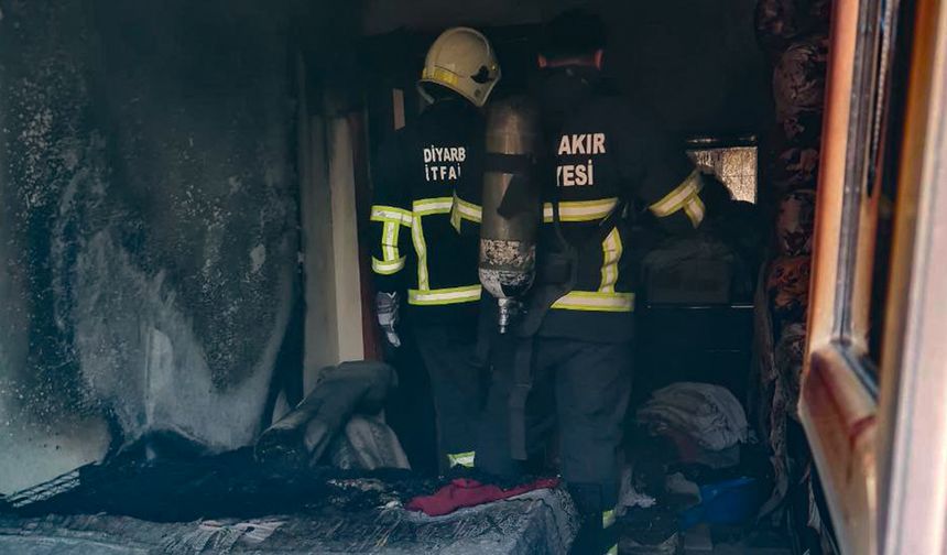 Bismil'de çocuğun çakmakla oynaması yangın çıkardı