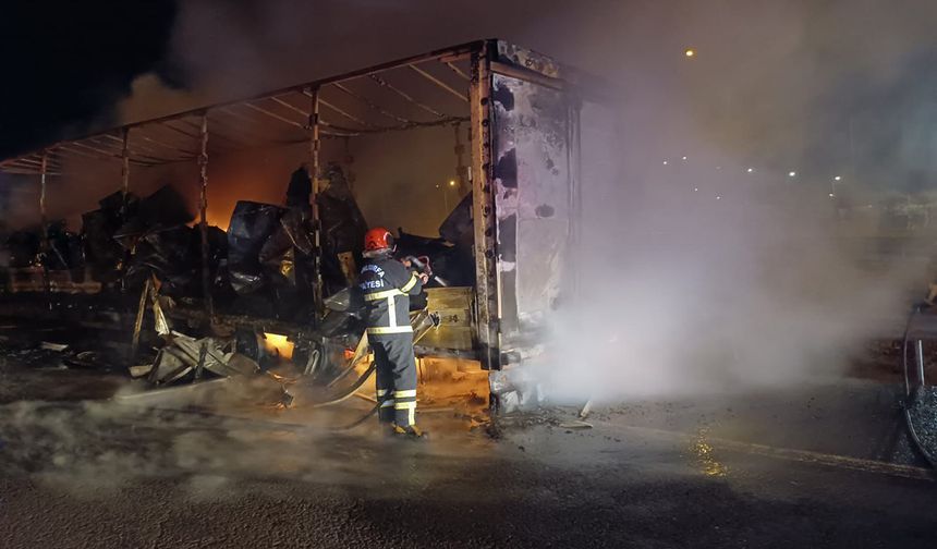 Şanlıurfa’da beyaz eşya yüklü tır yandı