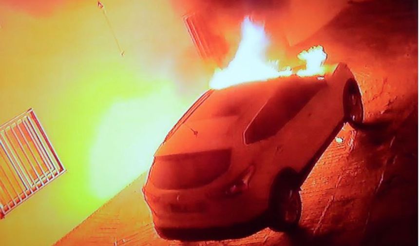 Siirt’te bir araç kundaklanarak ateşe verildi