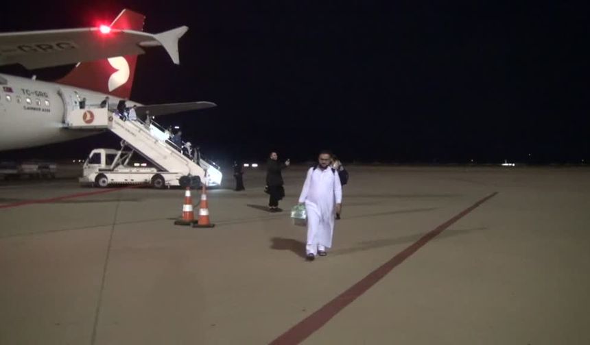 Şırnak’tan umre dönüşü duygusal buluşma