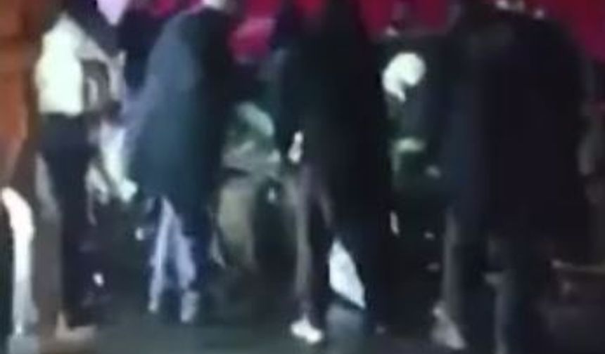 Hatay'da otomobil ile minibüs kafa kafaya çarpıştı: 1 ölü, 6 yaralı