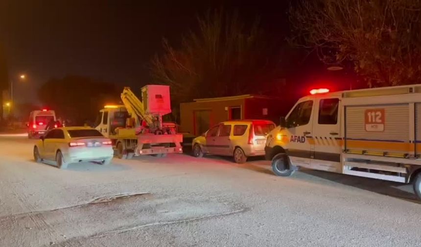 Hatay'da yaya köprüsünün bir bölümü çöktü