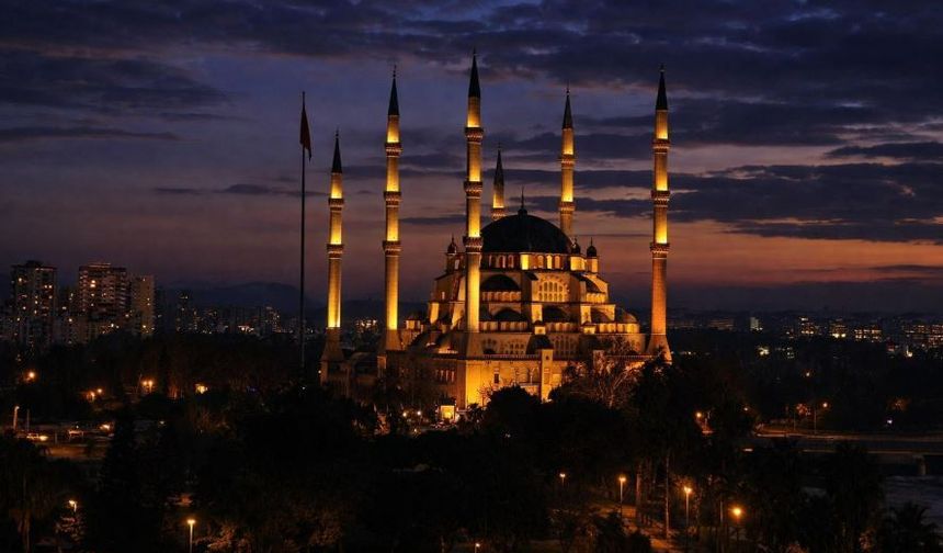 İstanbul'da hafta sonu elektrik alarmı: Bu ilçelerde gün boyu kesinti var