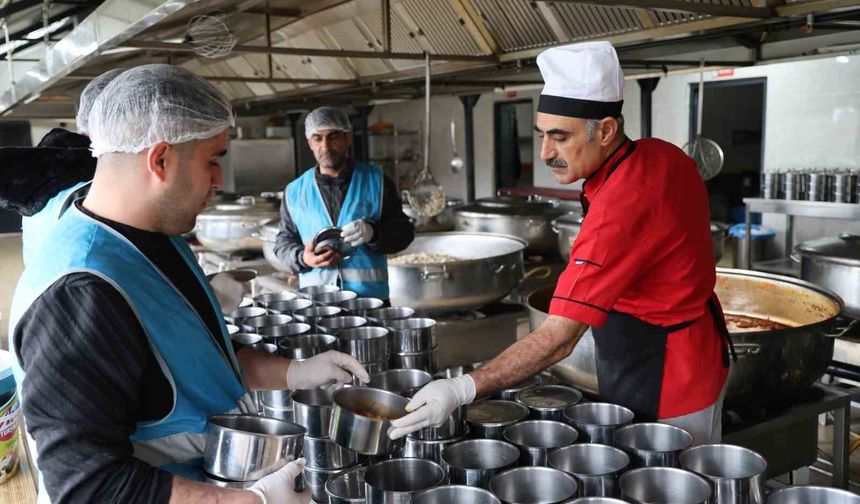 Diyarbakır'da hükümlüler hazırlıyor 3 bin kişiye ulaştırılıyor