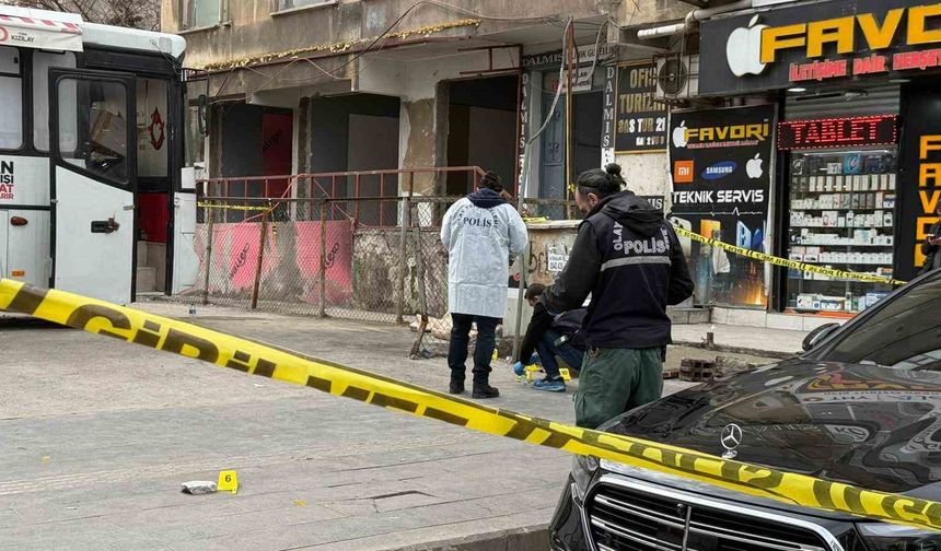 Diyarbakır'da müteahhit ile emlakçı arasında 'tadilat' kavgası: 4 yaralı