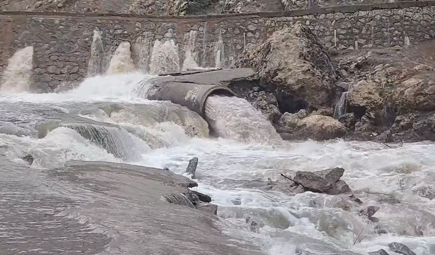 Sinek Çayının debisi yükseldi