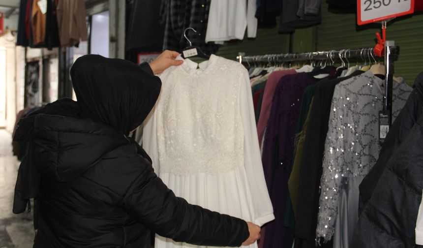 Batman'da depo satışı: 3–4 bin liralık kıyafetler 250 TL'ye
