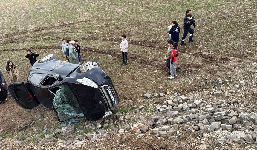 Batman'da otomobil takla attı: 3 yaralı
