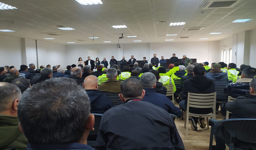Diyarbakır’da belediye işçilerinden iş bırakma eylemi