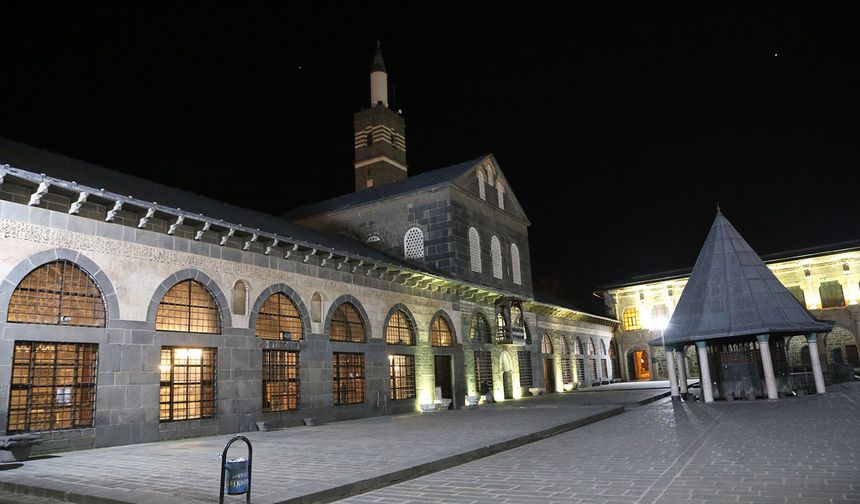 Diyarbakır’da camiler Ramazan’a hazır