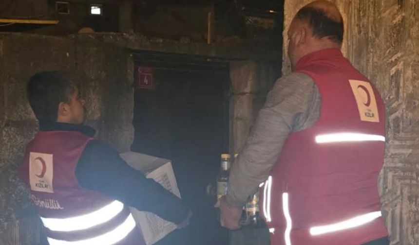 Diyarbakır'da Kızılay şubesinden yüzlerce aileye gıda desteği