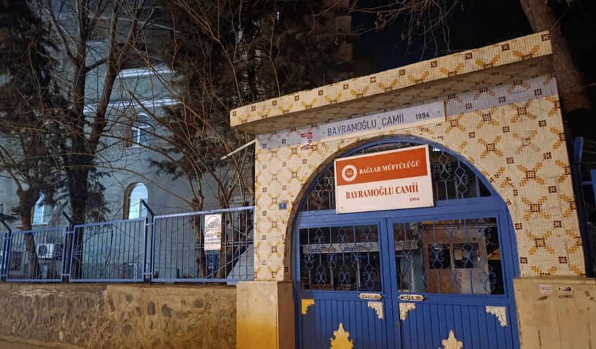 Diyarbakır'da elektriği kesilen cami ibadete kapatıldı!